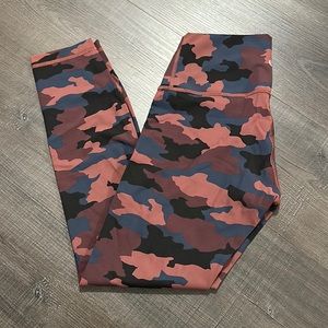 Lululemon Wunder Under 25”